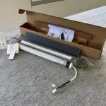 Kit de motorisation pour volet roulant avec moteur tubulaire, télécommande et accessoires